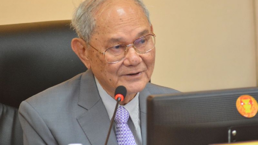 CDC Chairman supports pay raise for politicians