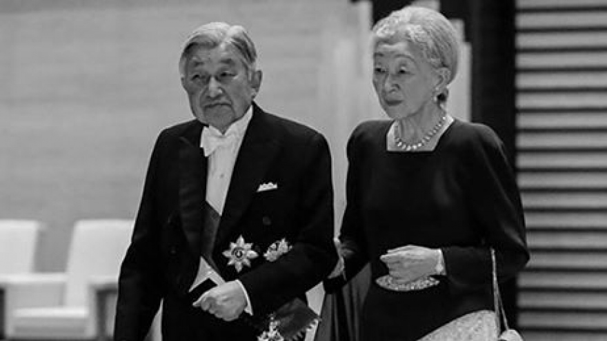 Japan's Emperor and Imperial Family mourn late King of Thailand