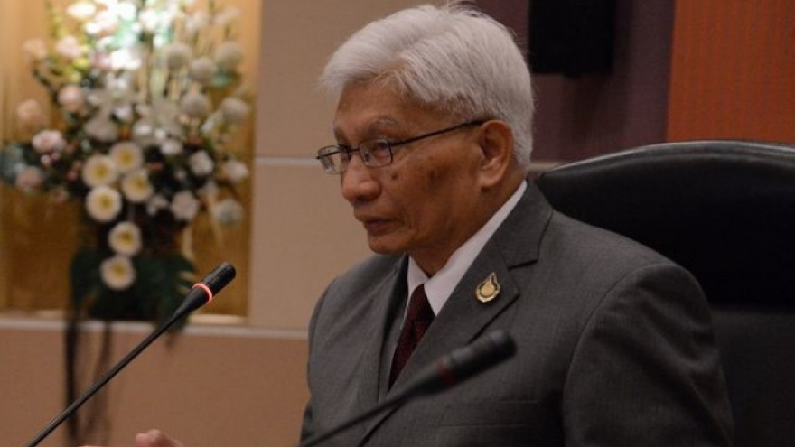 Govt orders all units to facilitate participants of King’s funeral