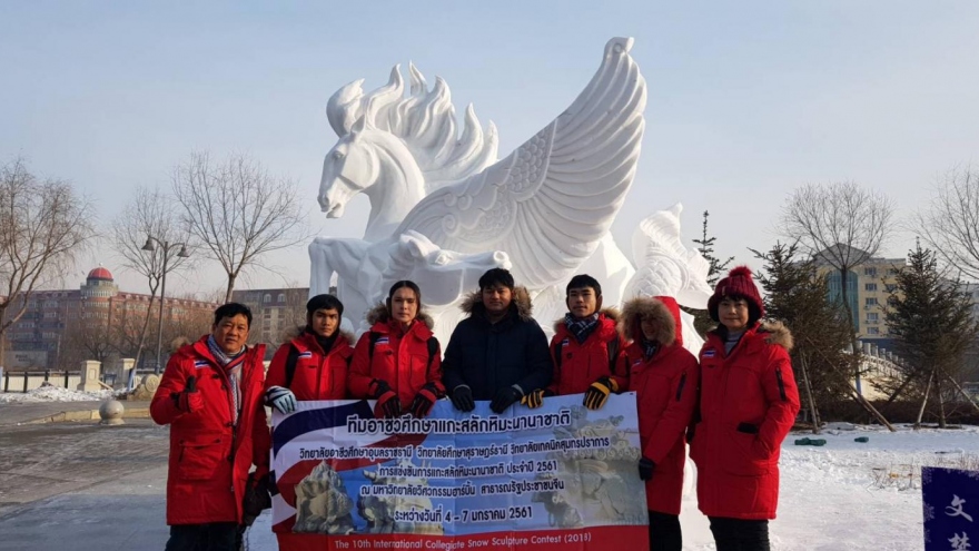 Thai college takes top honor at international snow sculpture contest