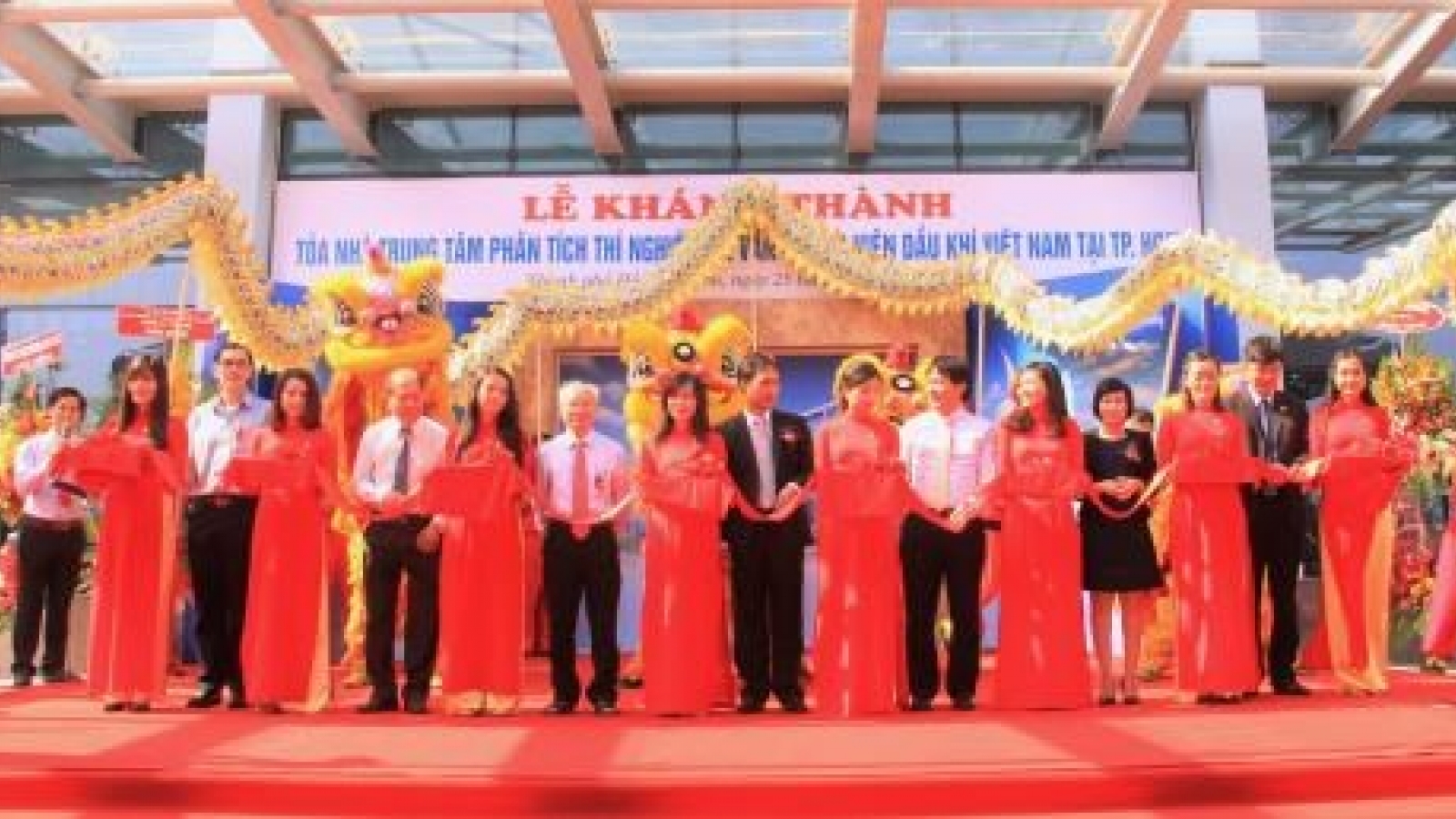 PVN inaugurates analysis laboratory centre