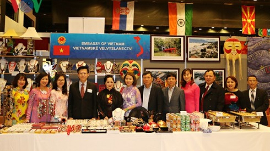 Vietnam products introduced at Prague International Christmas Fair 