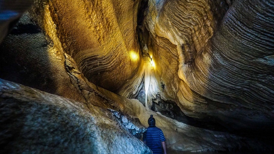Tham Phay Cave likened to Son Doong in north