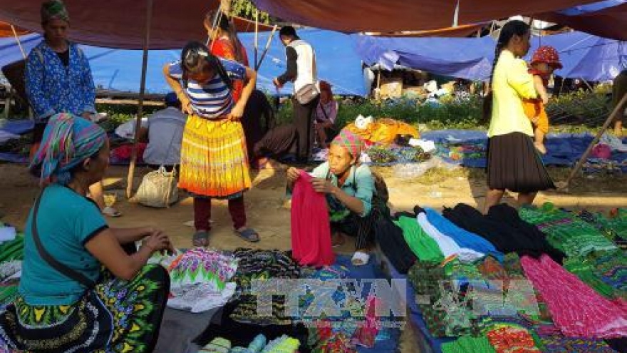 Ethnic minority market in Cao Bang Province