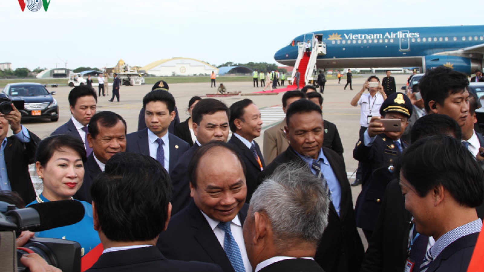 In Photos: PM Nguyen Xuan Phuc in Cambodia