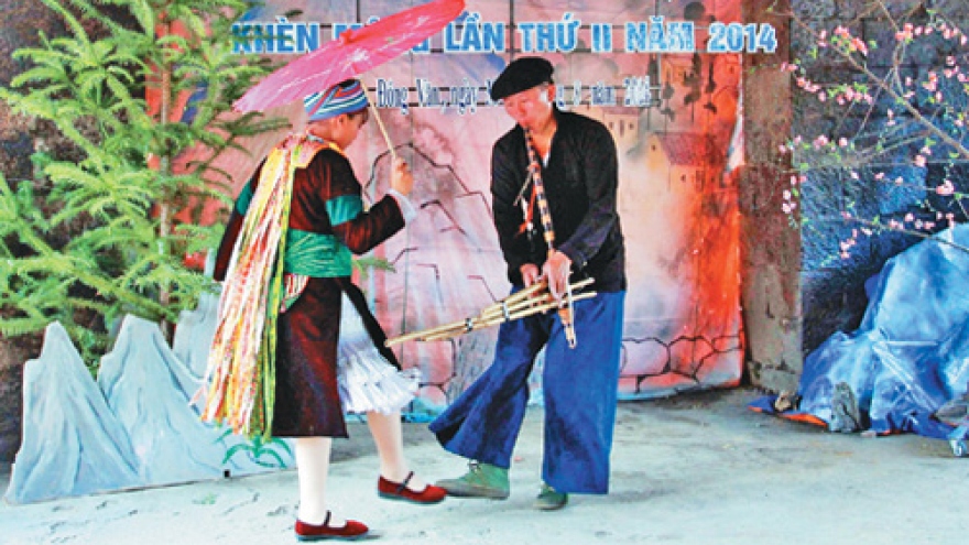 Pan-pipe festival on Dong Van plateau