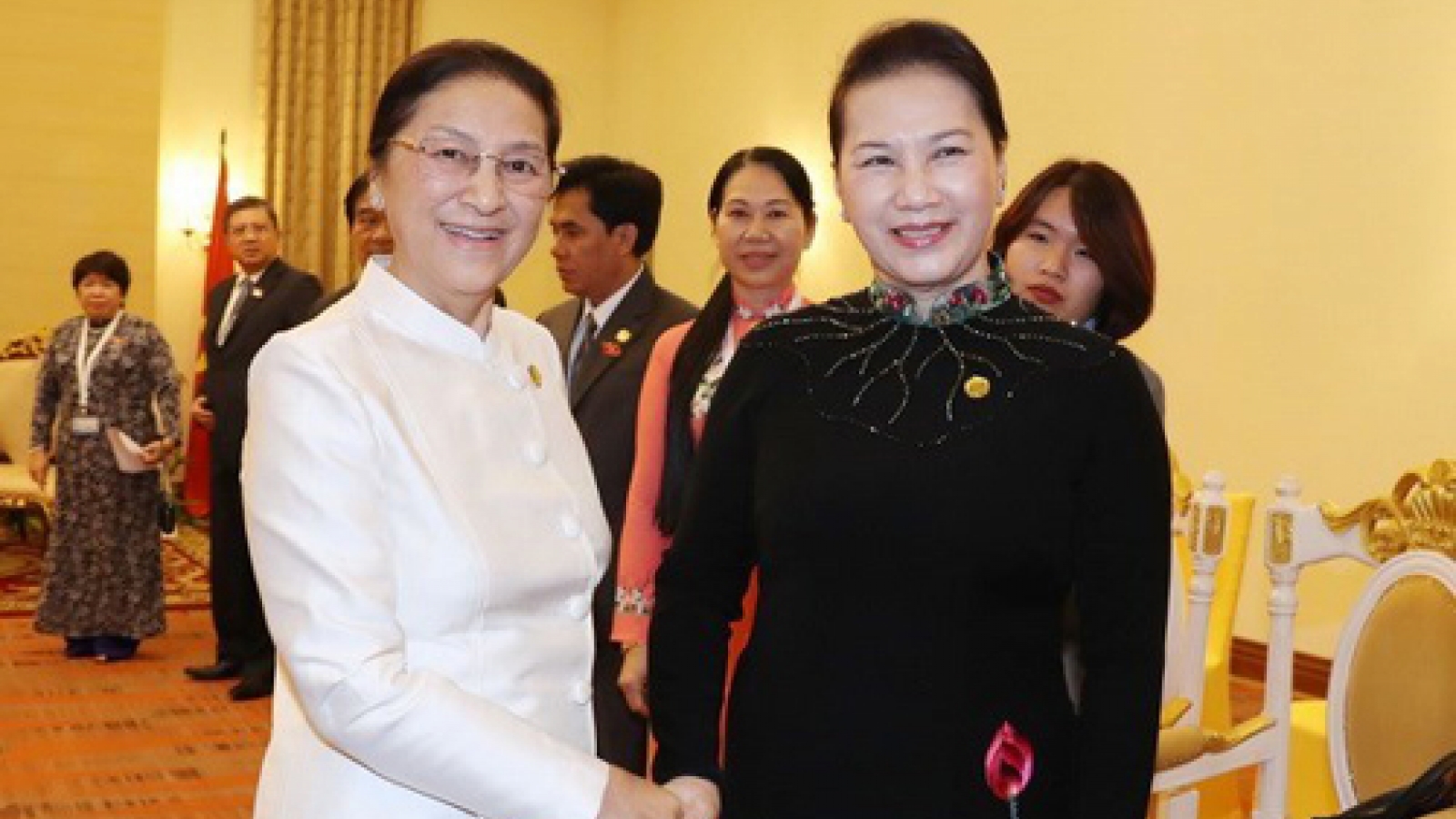 Vietnamese NA pledges to share working experience with Laos