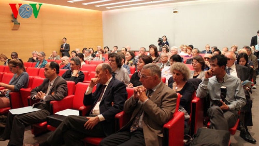French officials support Vietnam’s East Sea stance