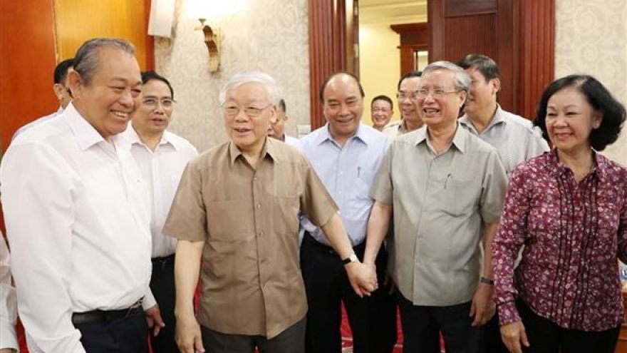 Party General Secretary-President chairs Politburo meeting