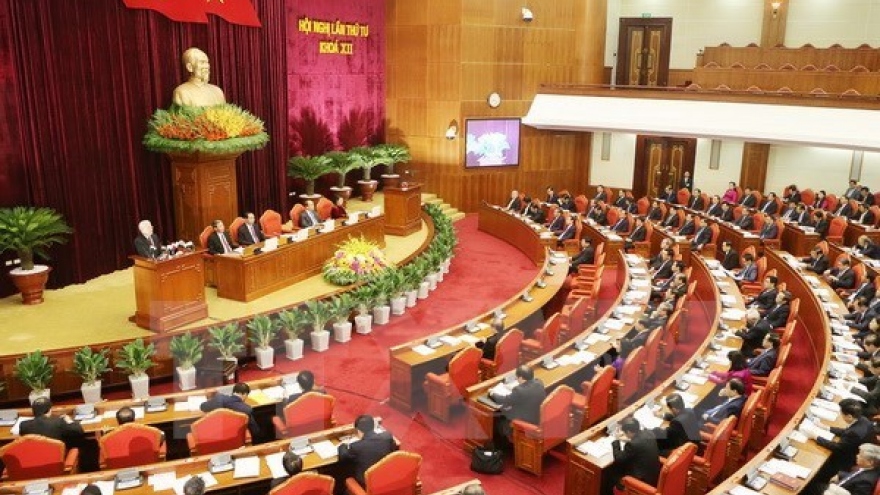 Party Central Committee debates major policies on growth model renewal