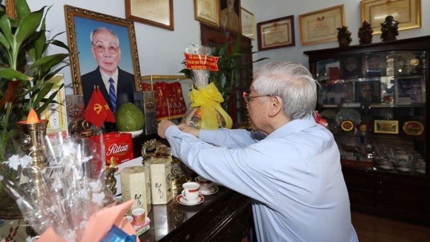 Party chief pays tribute to late leaders on Party founding anniversary