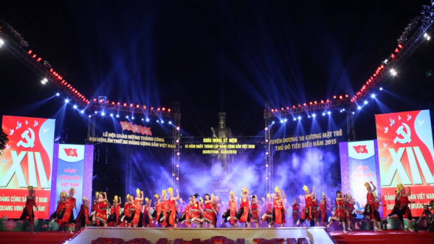 
        Festival celebrating successful 12th National Party Congress
                              