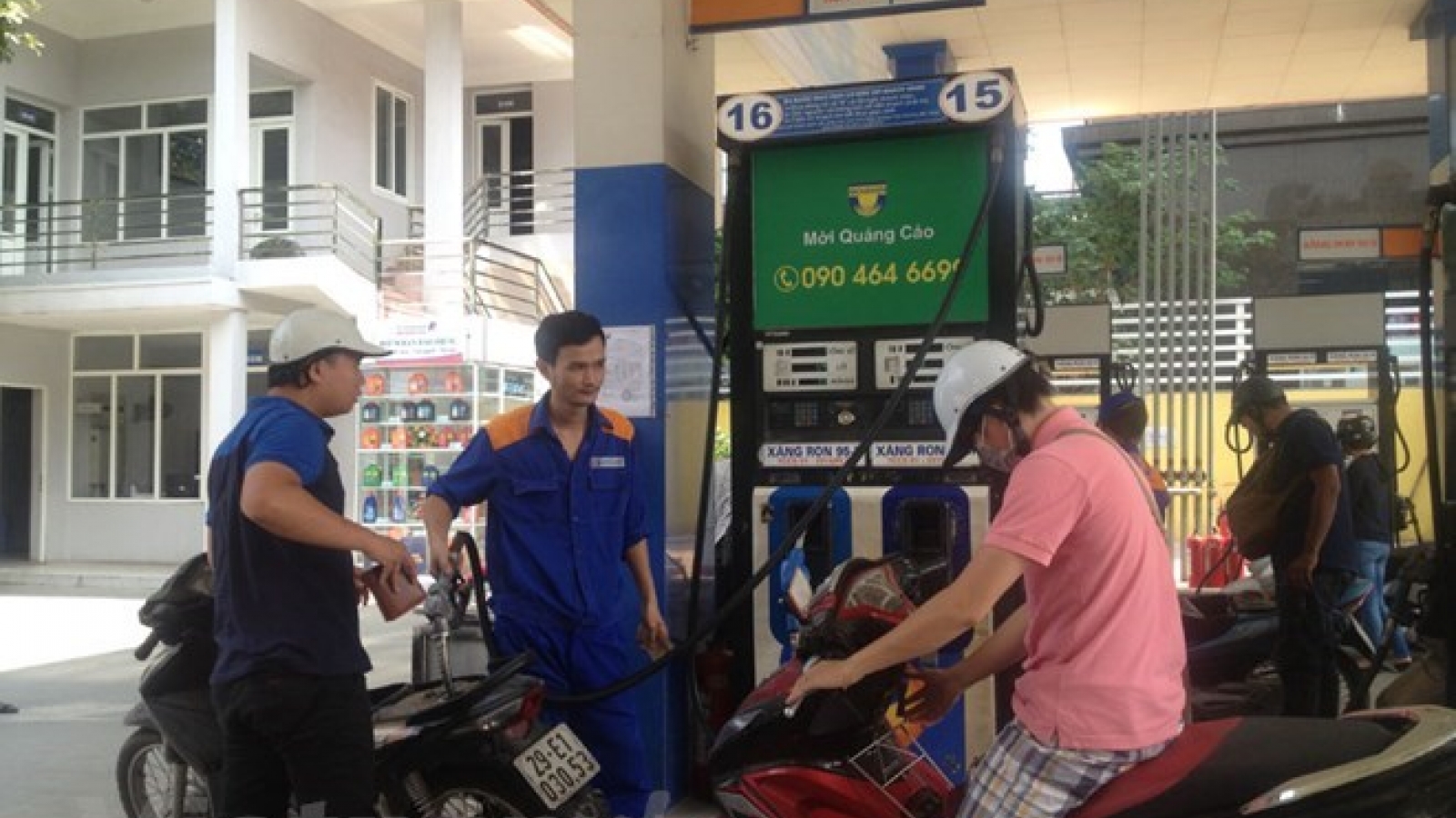 Petrol, oil prices kept unchanged in latest regular adjustment