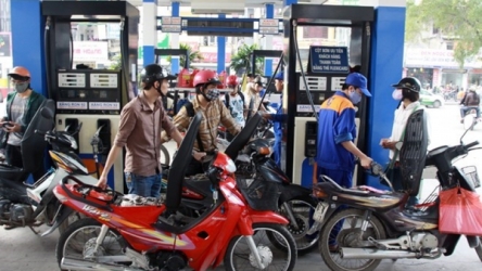 Petrol prices remain stable, oil prices slightly rise