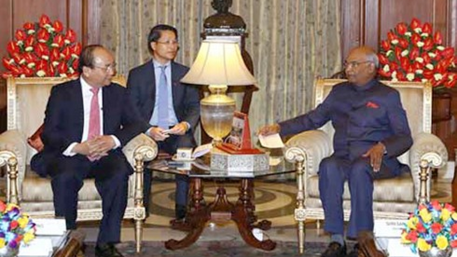 PM Phuc greets Indian President on ASEAN-India summit sidelines