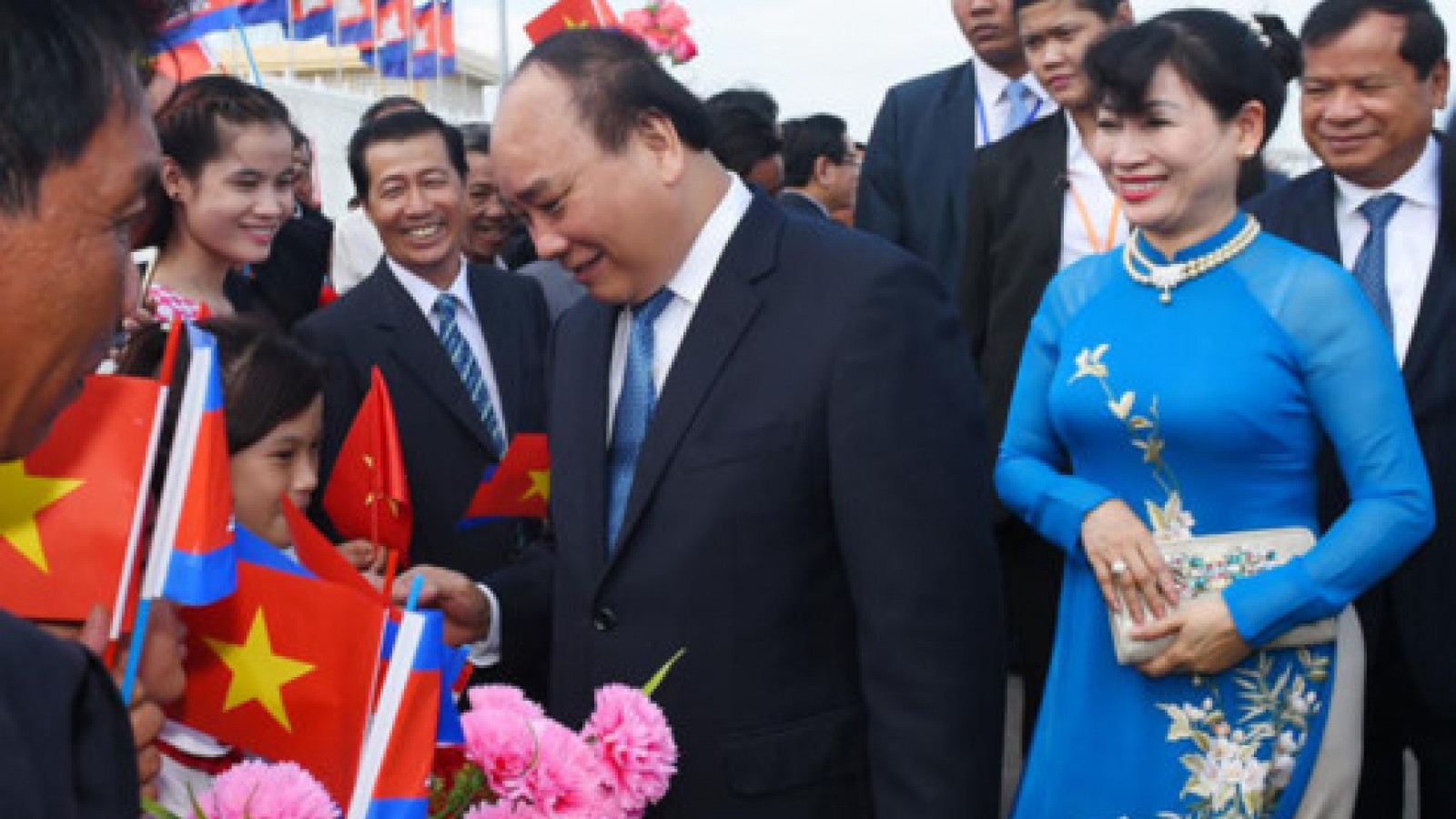 PM concludes official visit to Laos