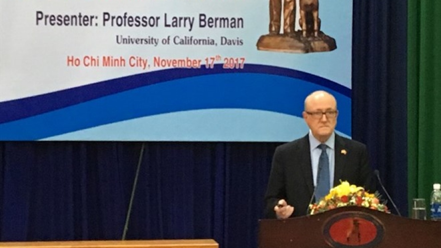 US author lectures on VN legendary spy Pham Xuan An