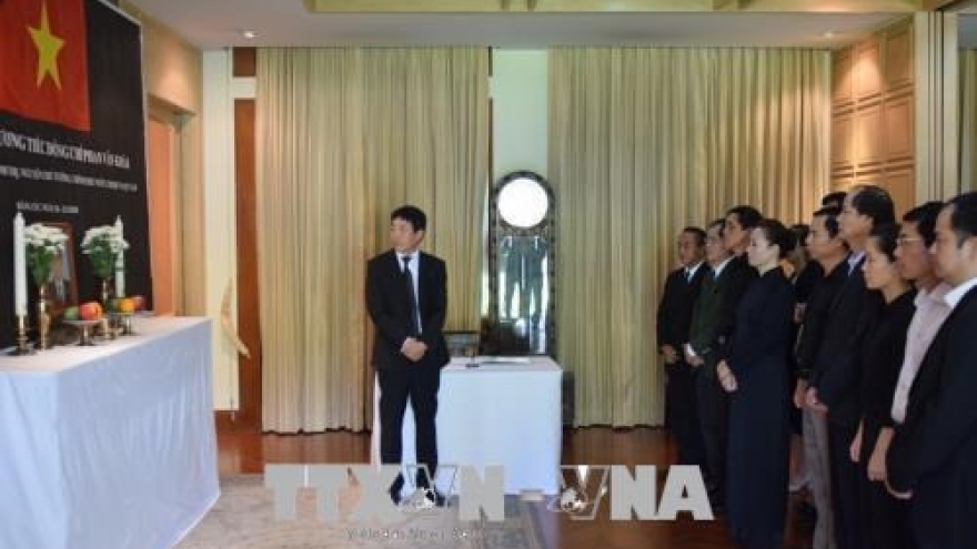 Int’l friends bid last farewells to former PM Phan Van Khai