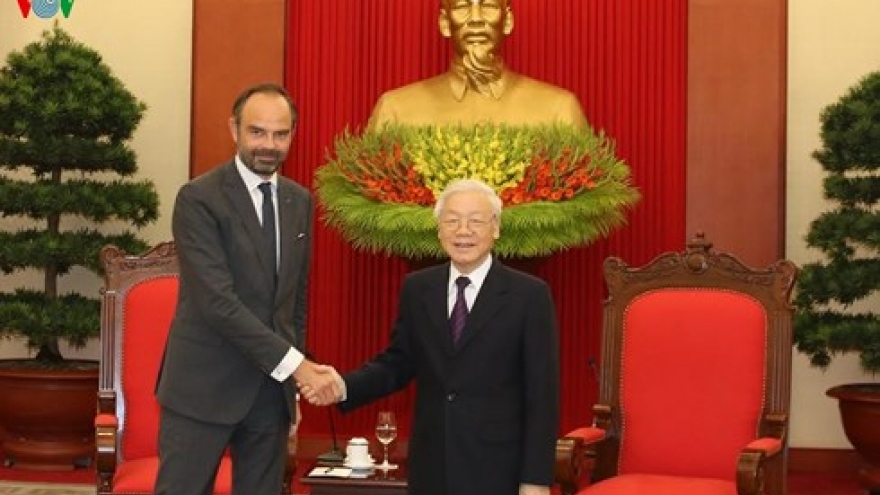 Party and State leader receives French Prime Minister