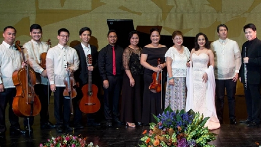 Philippine artists honour Vietnam relations