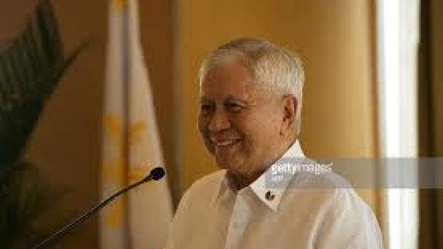Philippine foreign minister resigns