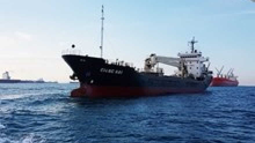 Philippines rescues Vietnamese sailors