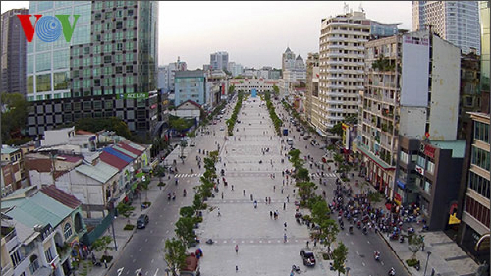 Pedestrian walkway opens in busy HCM City street