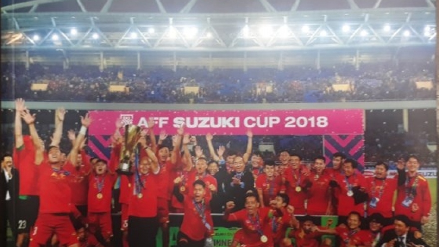 Photo book captures Vietnamese football’s success in 2018