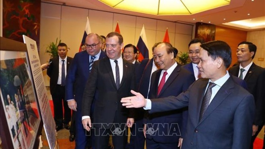 Photo exhibition highlights Vietnam-Russia traditional ties