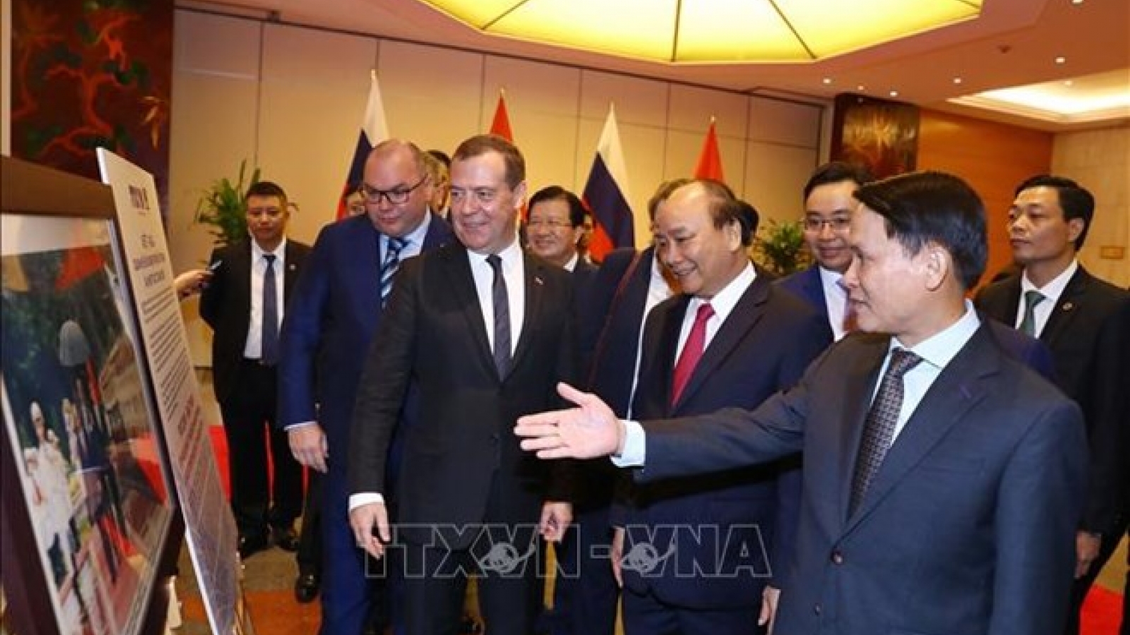 Photo exhibition highlights Vietnam-Russia traditional ties