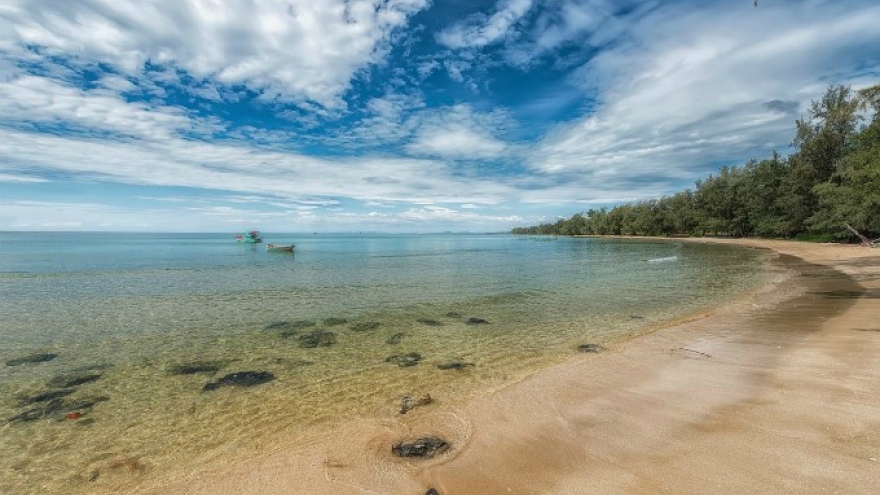 Another island in Vietnam comes out of the shadows