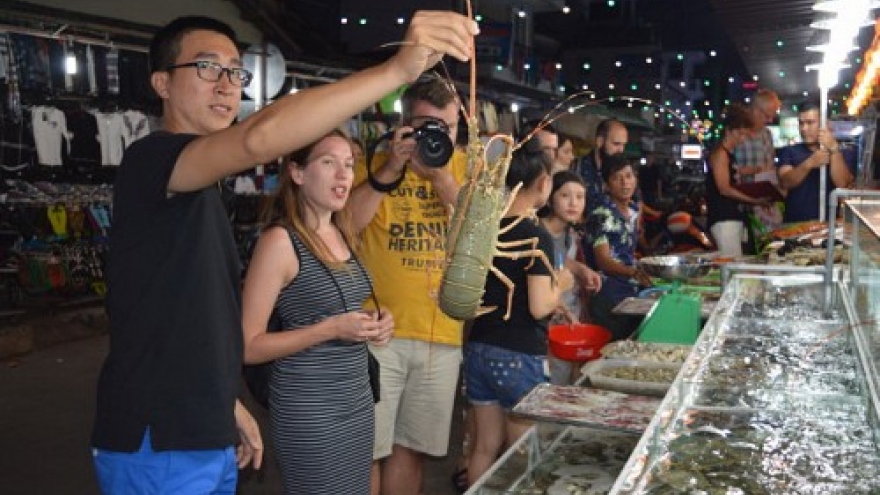 
        Phu Quoc green tourism campaign nears upbeat end
                              