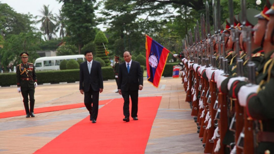 In photos: PM Phuc welcomed in Laos