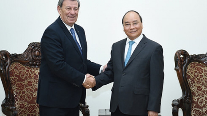 PM: Vietnam eager to boost cooperation with Uruguay