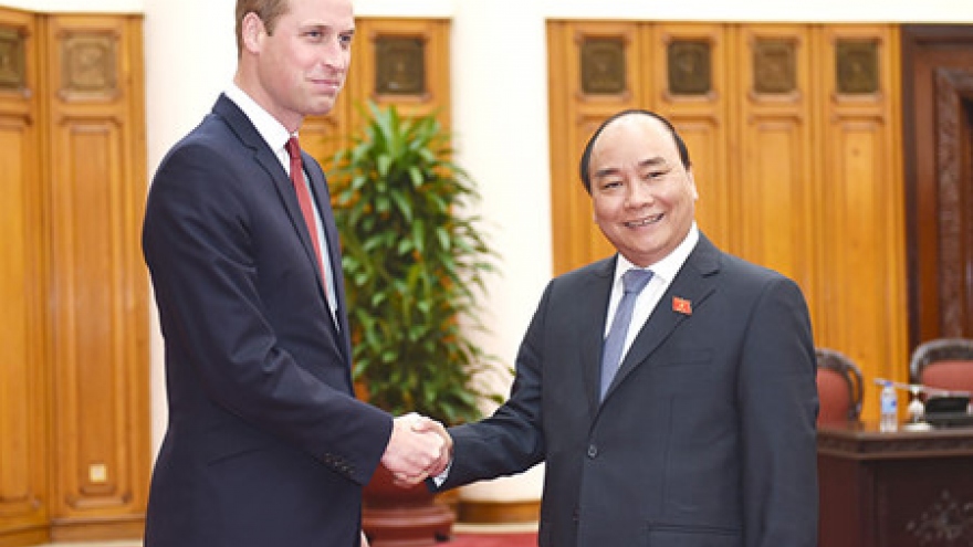 PM: Vietnam, UK should step up educational cooperation