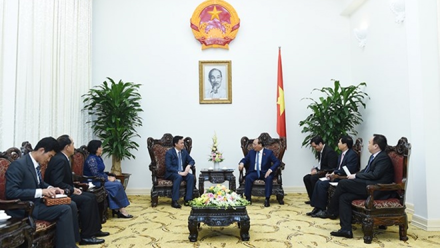PM Phuc receives Cambodian, Singapore diplomats