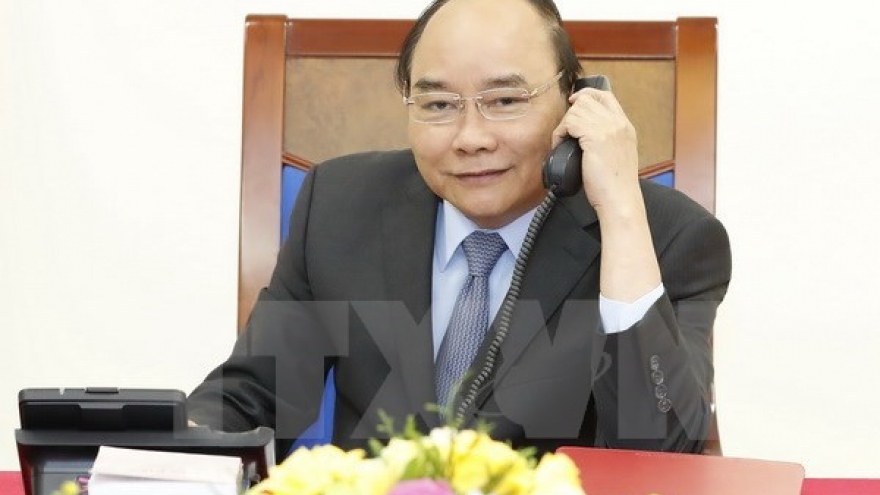 Vietnam, RoK leaders hold phone talks