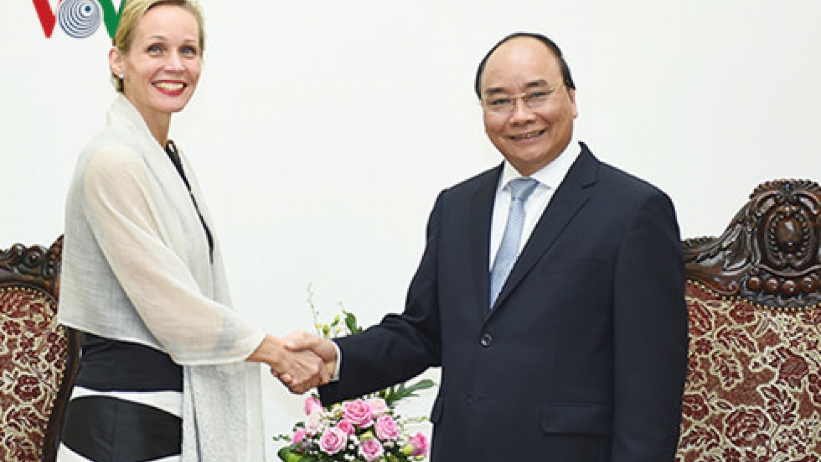 PM receives Swedish, Myanmar diplomats