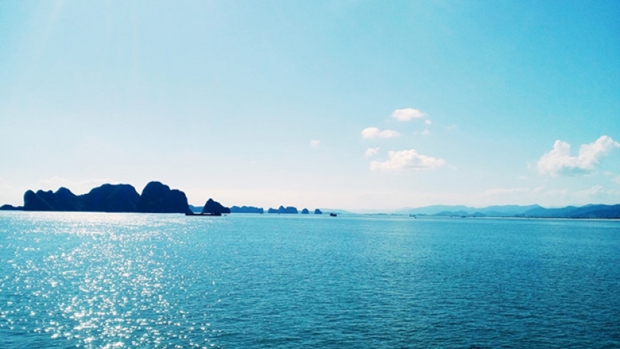 Stunning scenery of Lan Ha Bay 