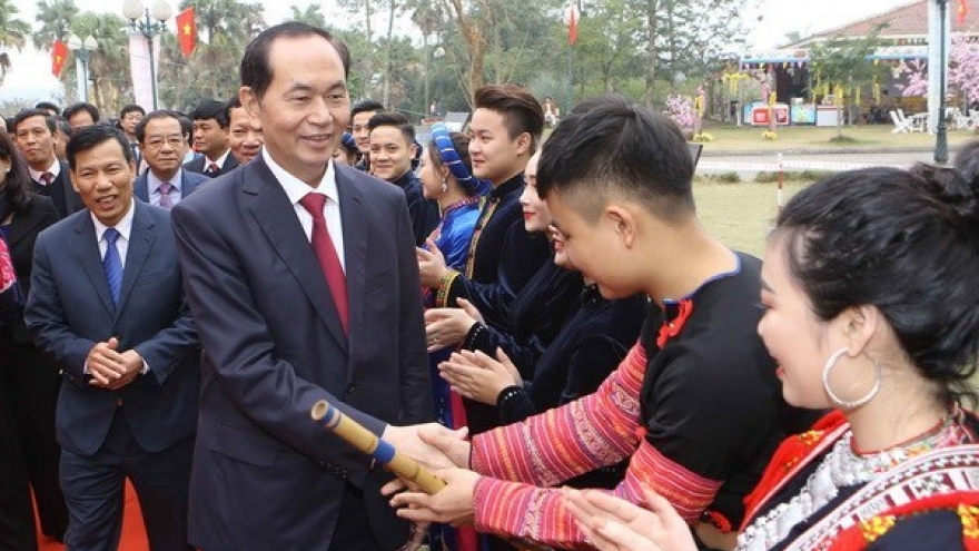 President launches spring festival in ethnic cultural village