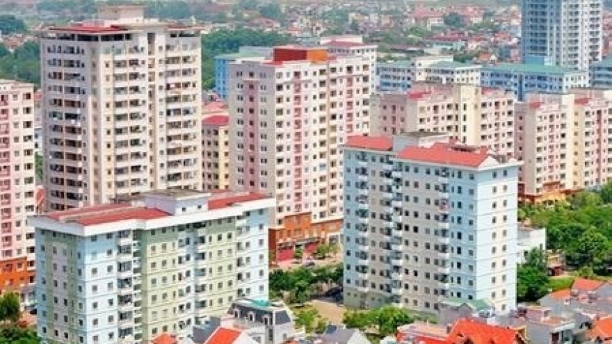 
        Property market stays strong
                              