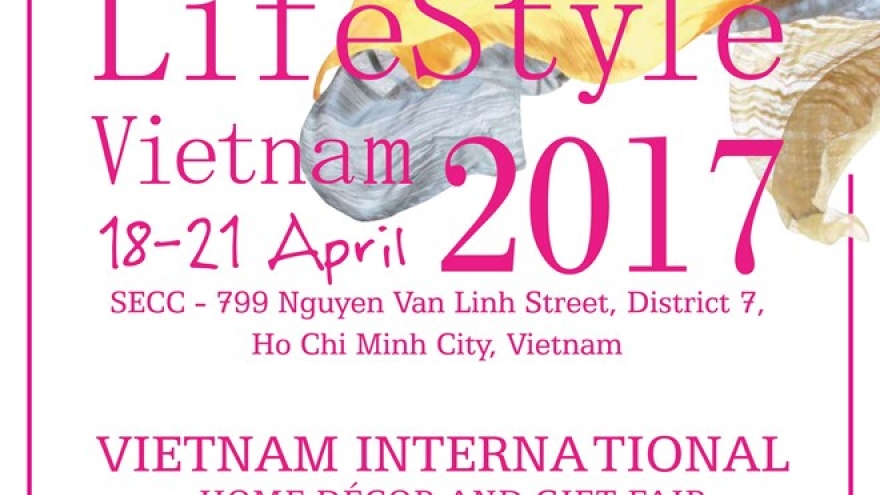 
        Int’l handicraft expo attracts crowd of exhibitors
                              
