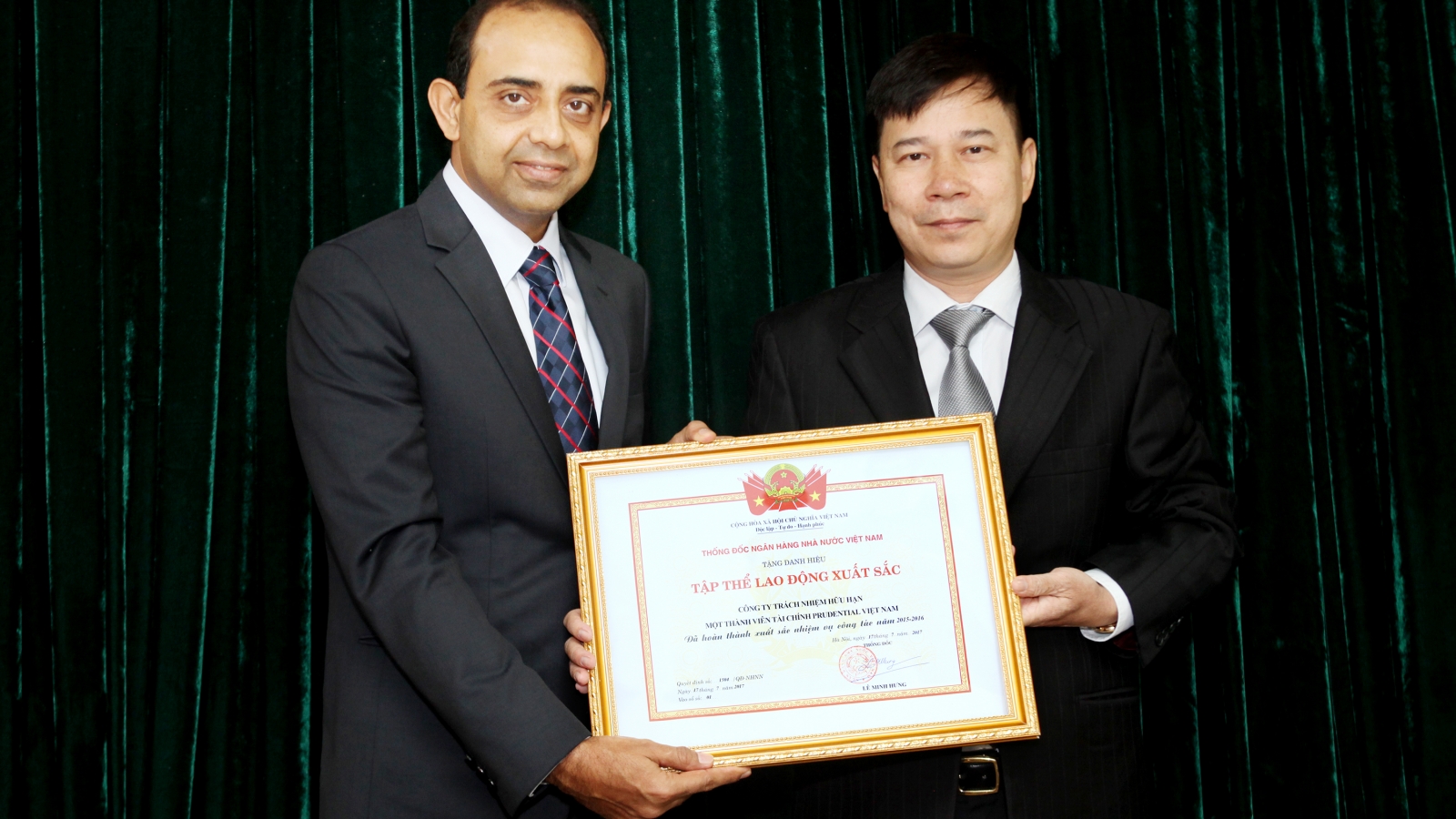 Prudential Finance retains throne with third Excellent Performance Award from SBV