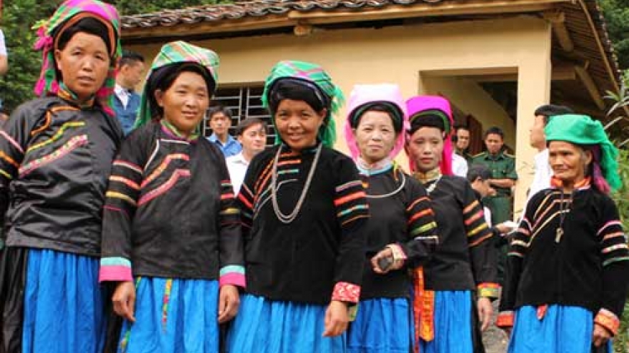 Pu Peo people preserve traditional clothes