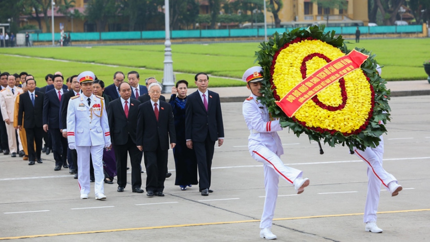 NA deputies pay tribute to President Ho Chi Minh 