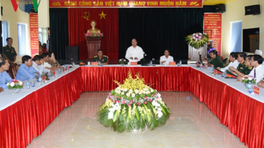 PM visits war invalids' enterprise in Hai Phong