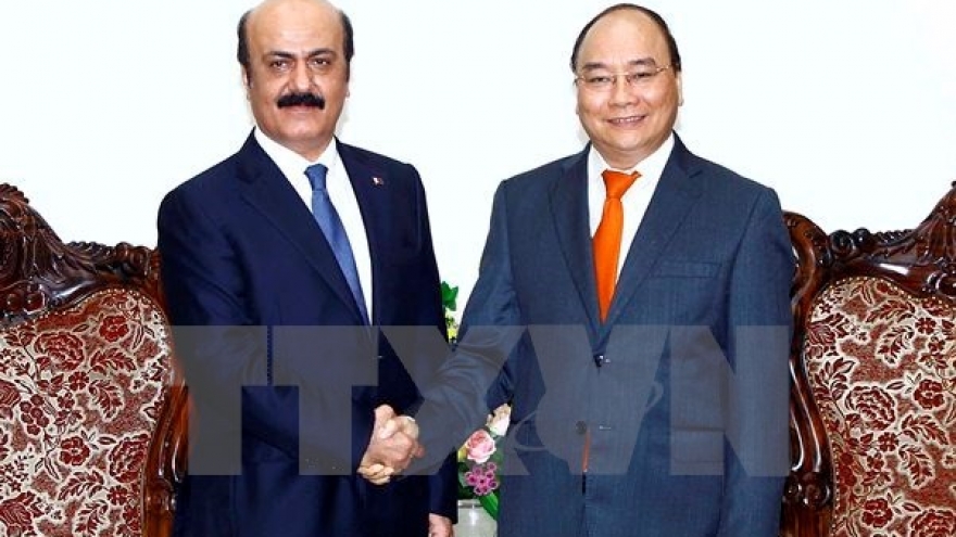 PM requests facilitating visits with Qatar