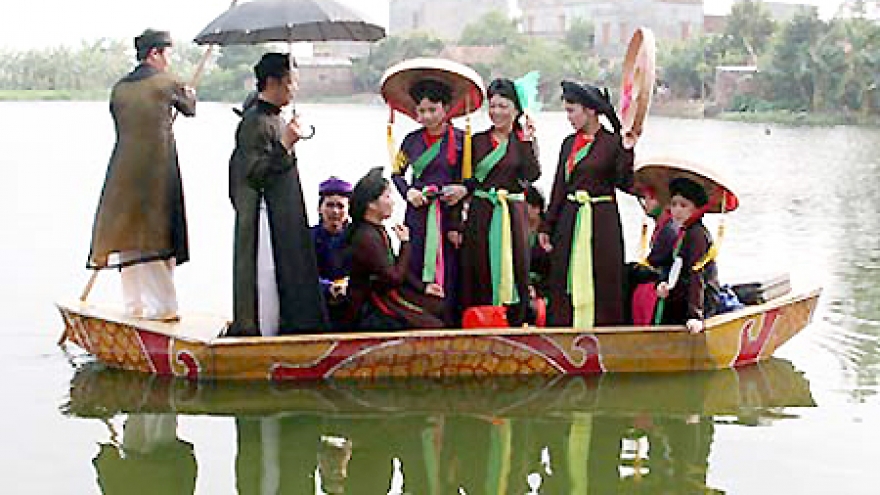 Foreign experts discuss intangible cultural heritage preservation              