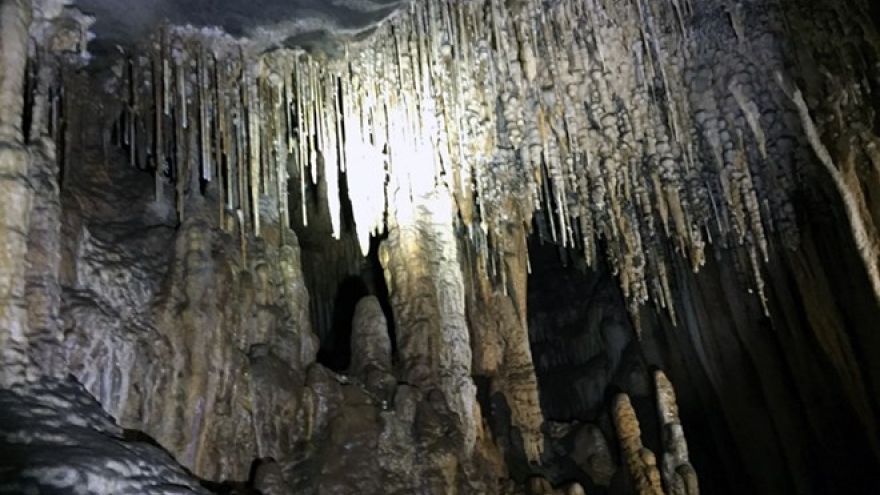 Quang Binh offers new tours to explore Vom, Gieng Vooc caves