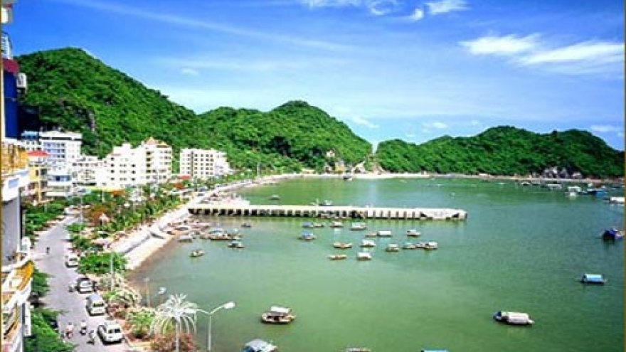 Quang Ninh develops local tourism brand